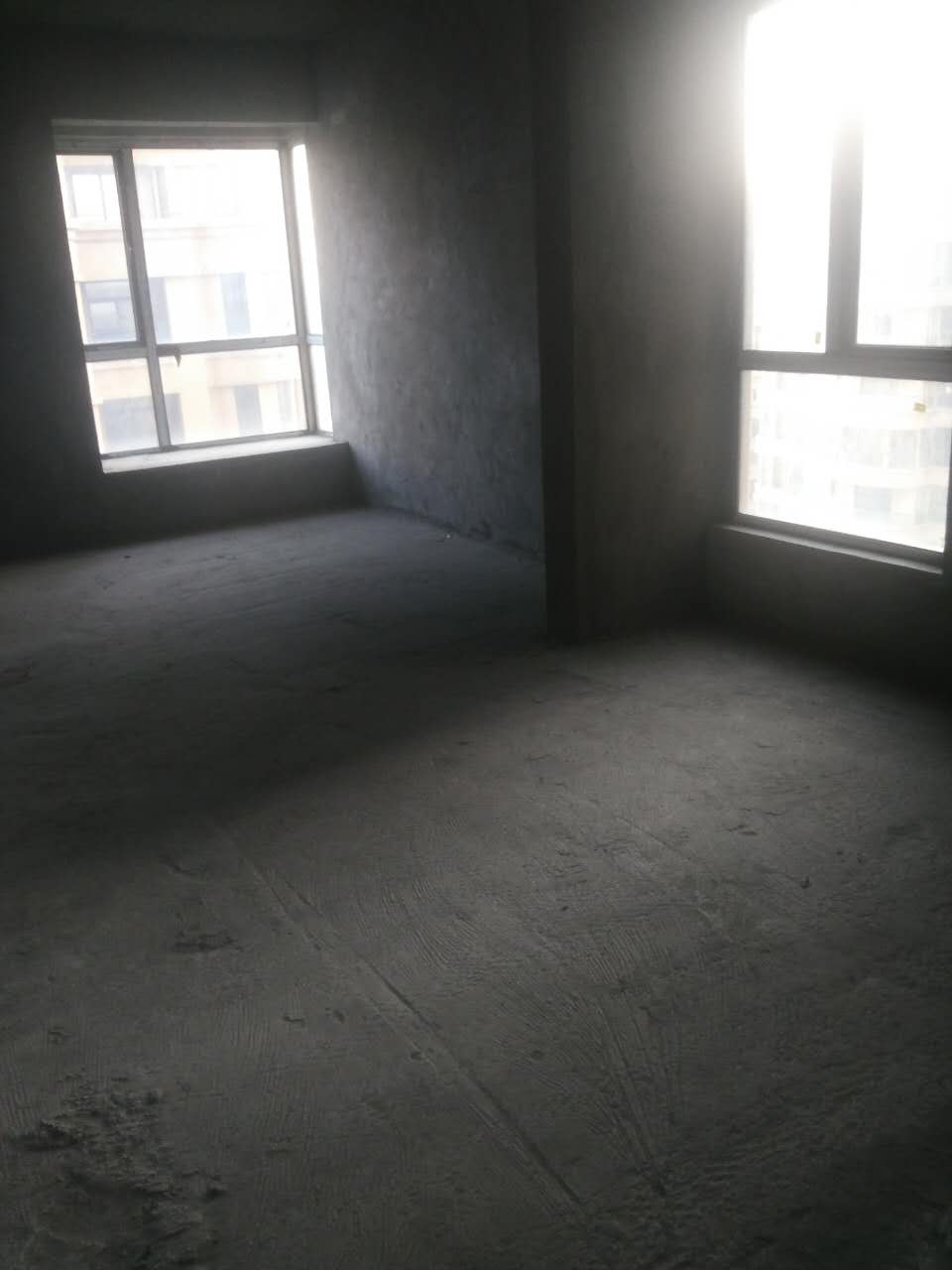 御台公馆好楼层优质毛坯房134平85万