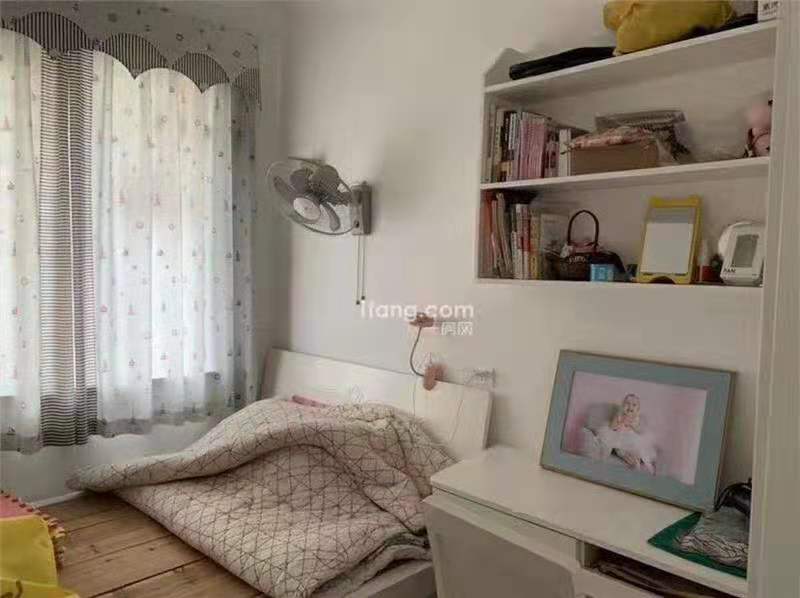 新二中对面森林国际精装小三房中高楼层可按揭