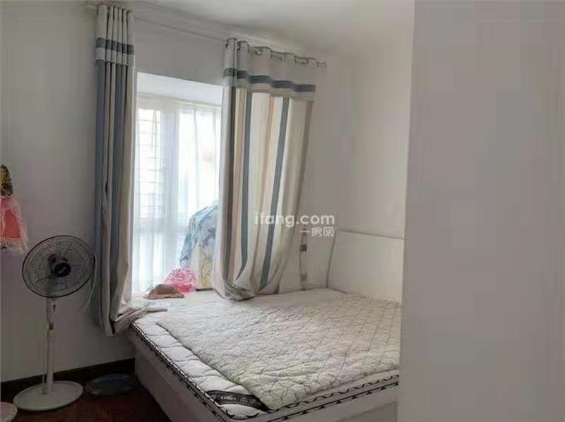 新二中对面森林国际精装小三房中高楼层可按揭