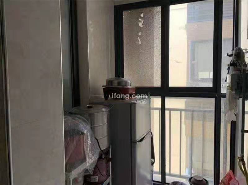 新二中对面森林国际精装小三房中高楼层可按揭