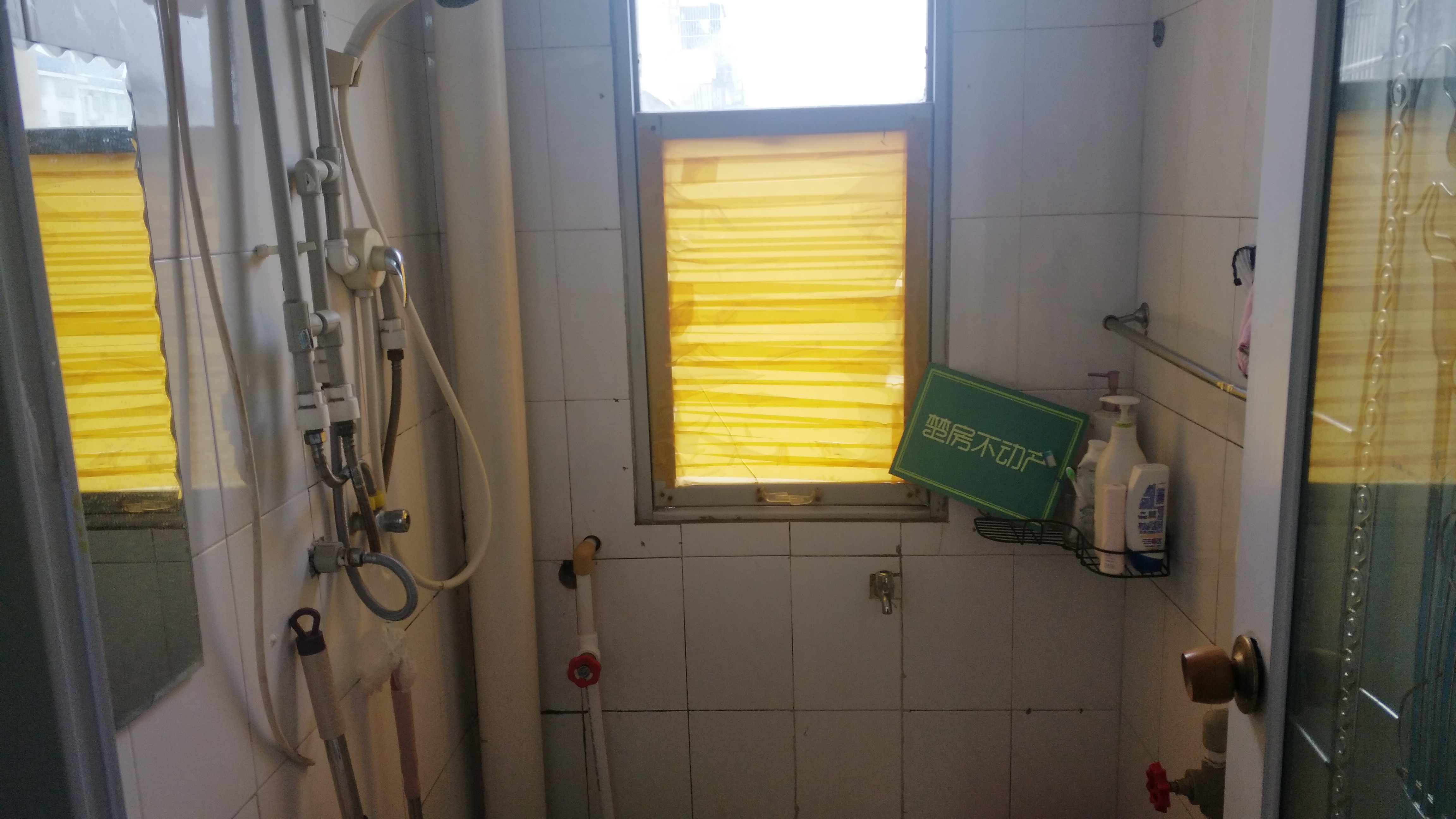 仙桃中学旁汉江学生公寓步梯四楼看房预约