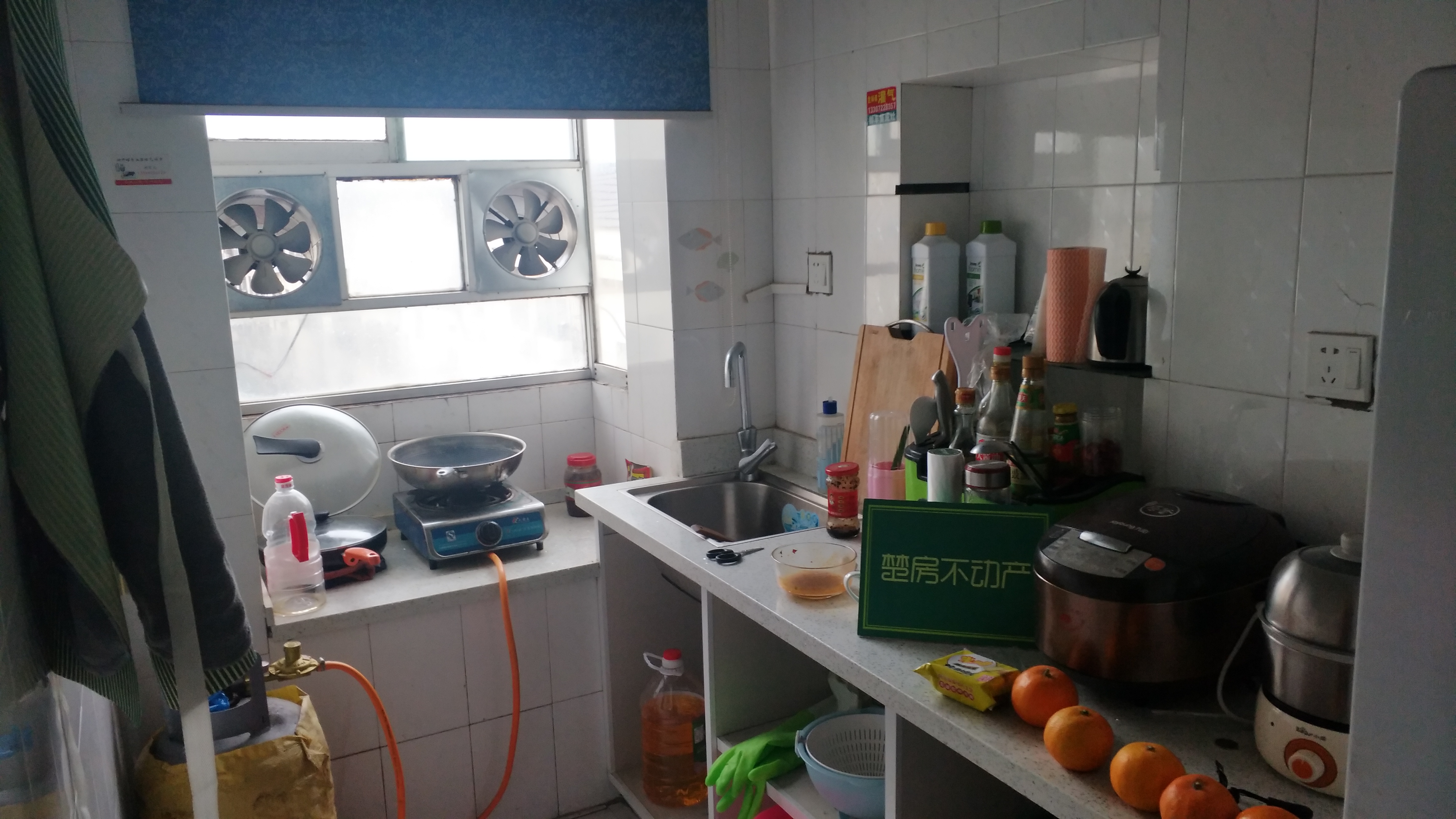 仙桃中学旁汉江学生公寓步梯四楼看房预约