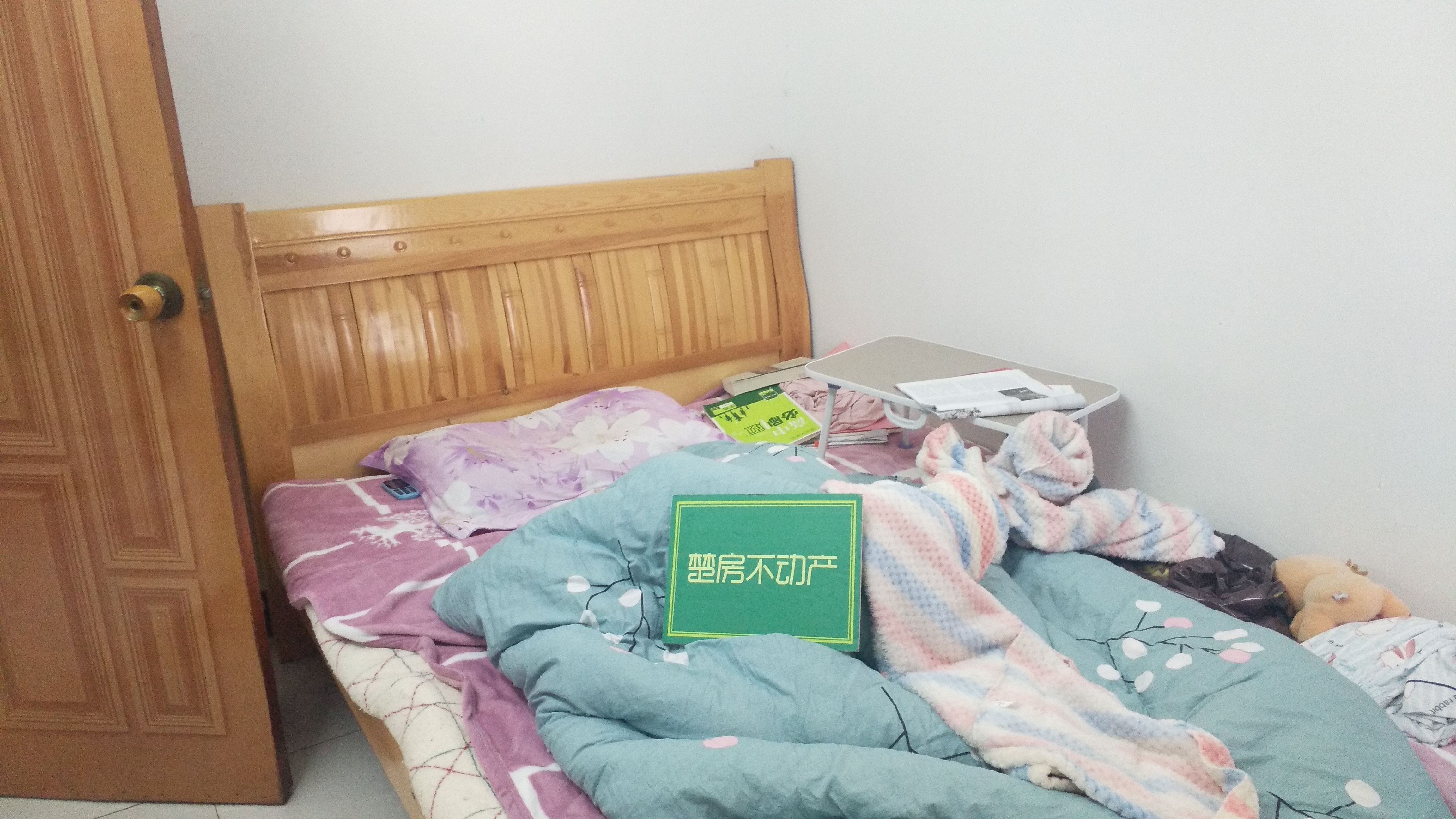 仙桃中学旁汉江学生公寓步梯四楼看房预约