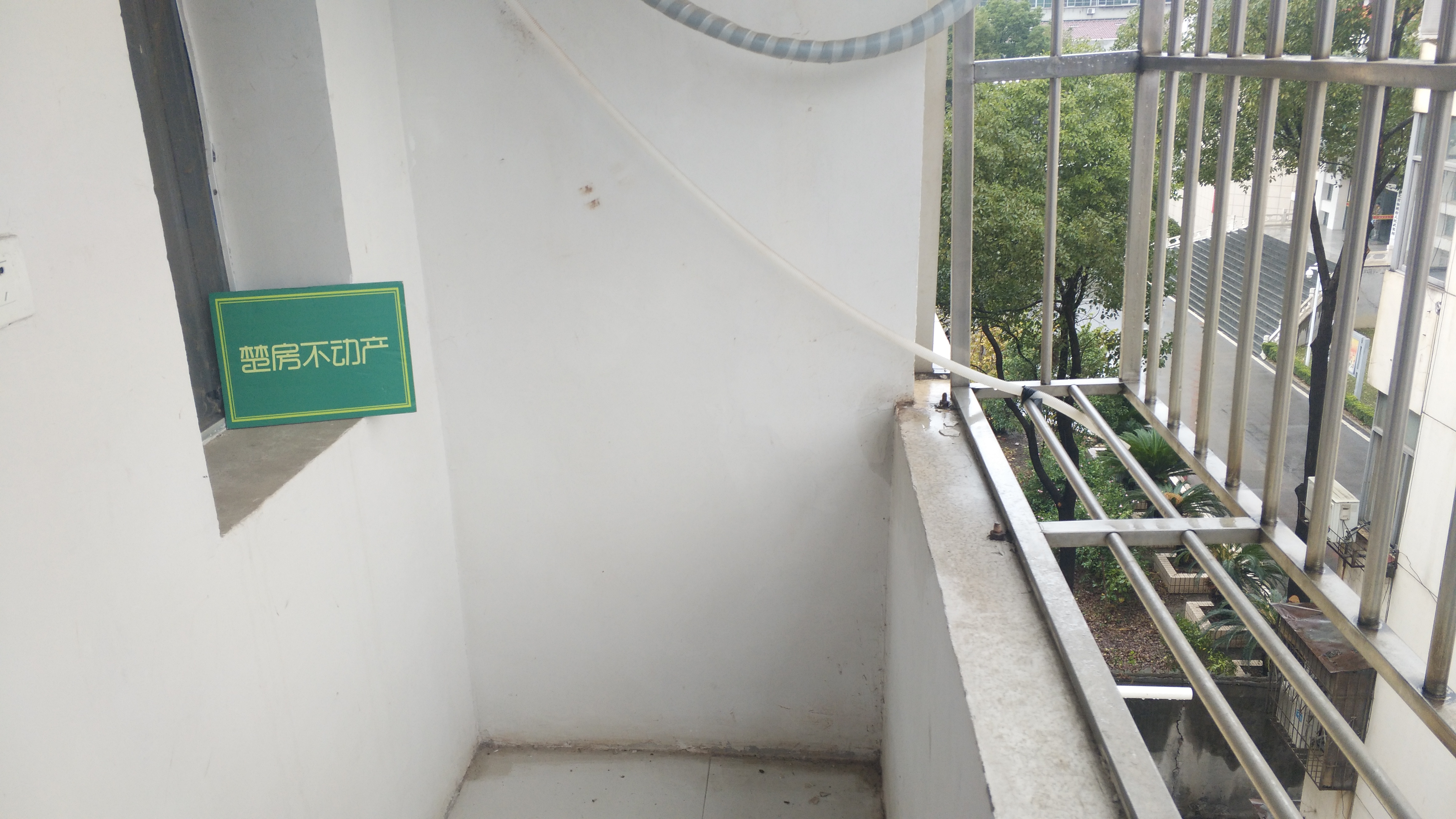 仙桃中学旁汉江学生公寓步梯四楼看房预约