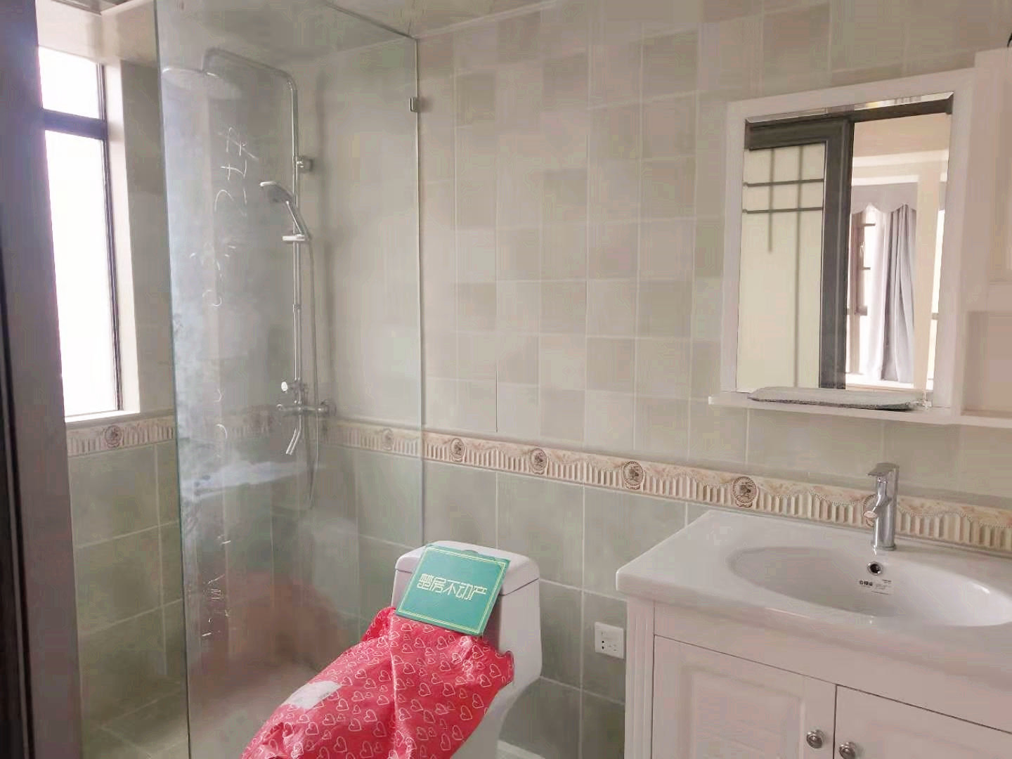 沔街颐和公馆精装大三房红本在手支持按揭拎包入住