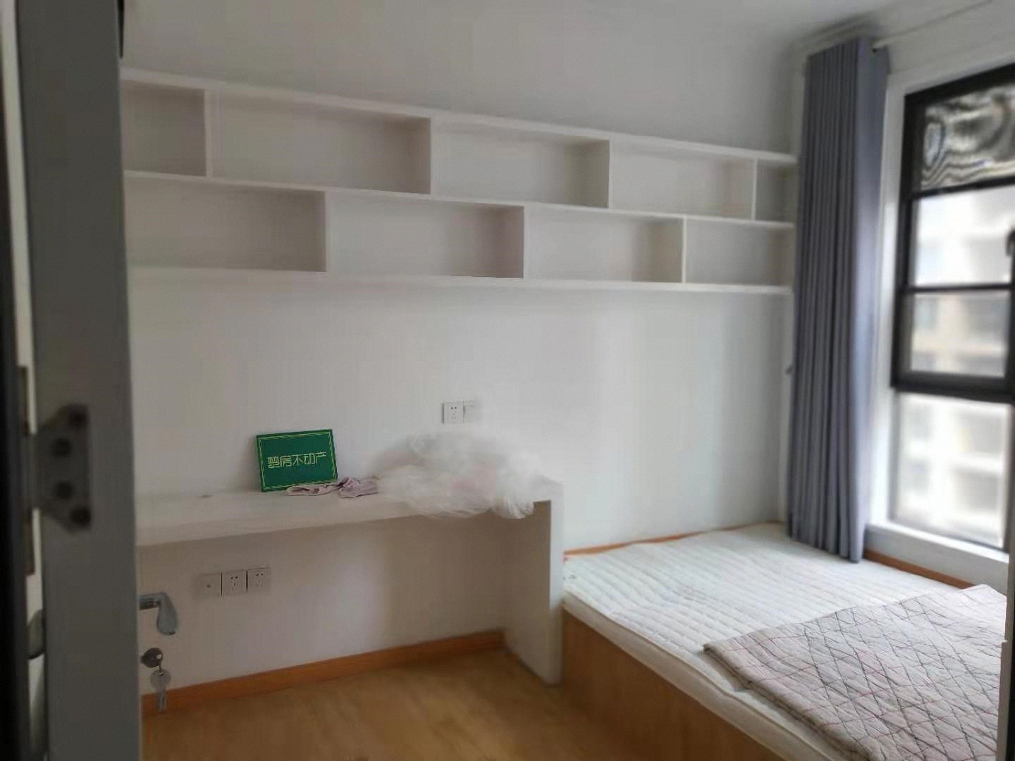 沔街颐和公馆精装大三房红本在手支持按揭拎包入住