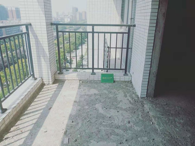 仙桃一中对面 翰墨苑 毛坯 大3房 南北通透 诚心出售