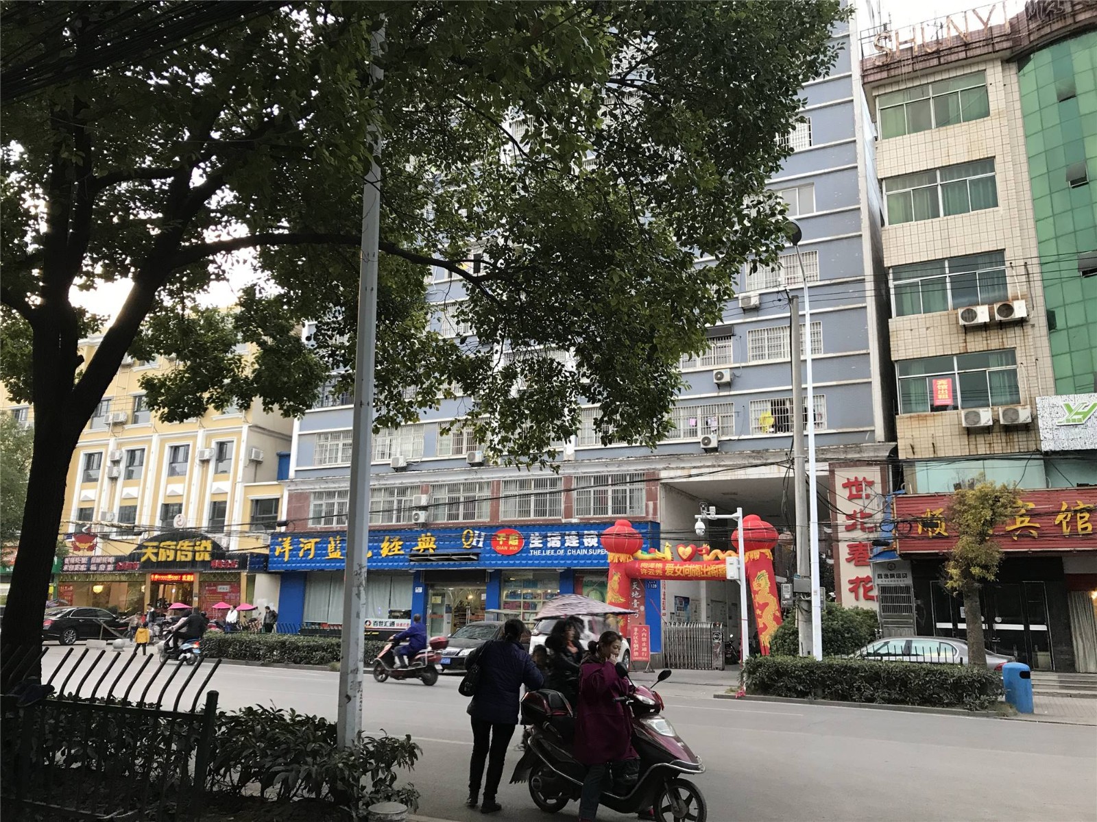 明珠酒店对面车站旁边五层毛坯私房