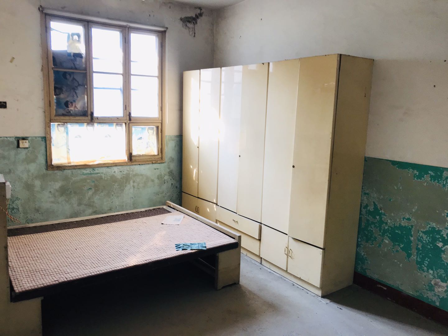 交通路菜场对面建行宿舍有院子可停车生活出行方便，读书很近！