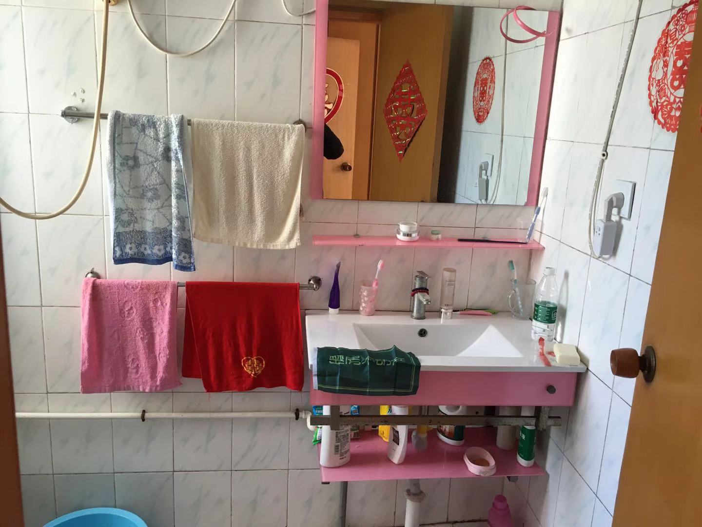 沔州 老八中宿舍 就在旁边