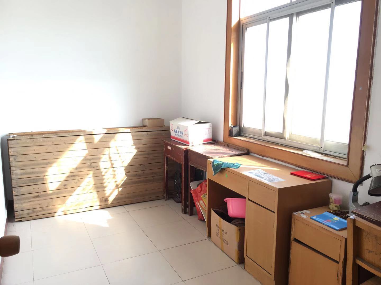 沔州 老八中宿舍 就在旁边