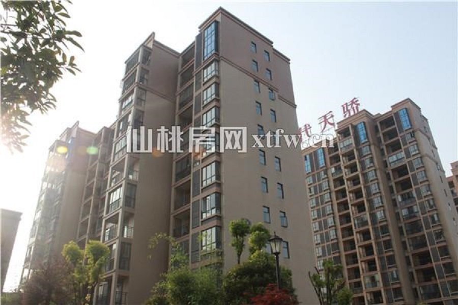 城西时代天骄电梯现房93-151平总有你的需求小区绿化高价格低只要5200就可以拥有自己的家不收中介费找我团购价格有优惠看房免费接送