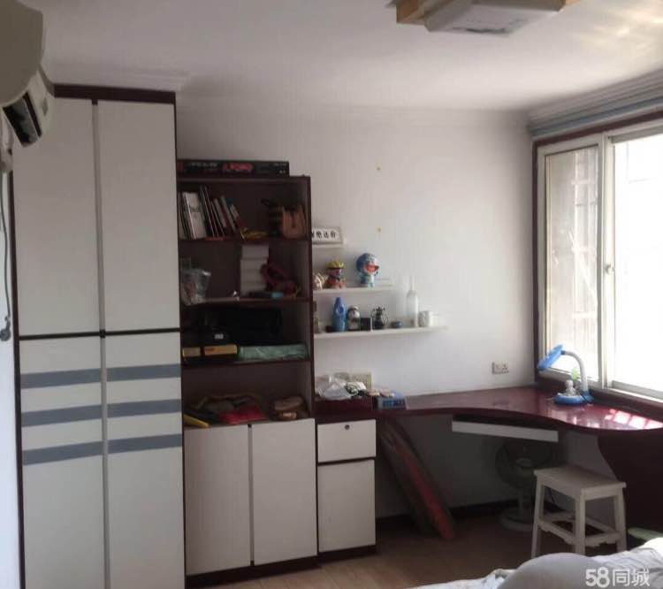 桃园居宏达路中段杜柳菜场