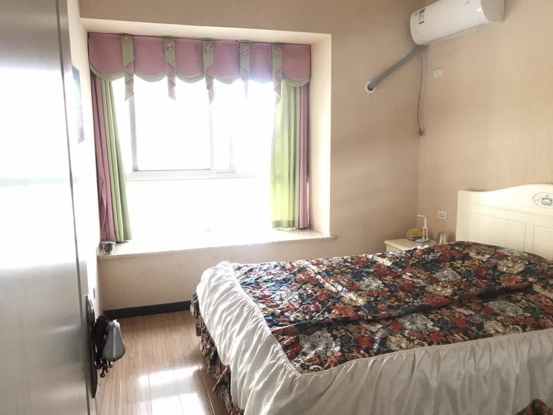 城南新三中 房精装修证满两年