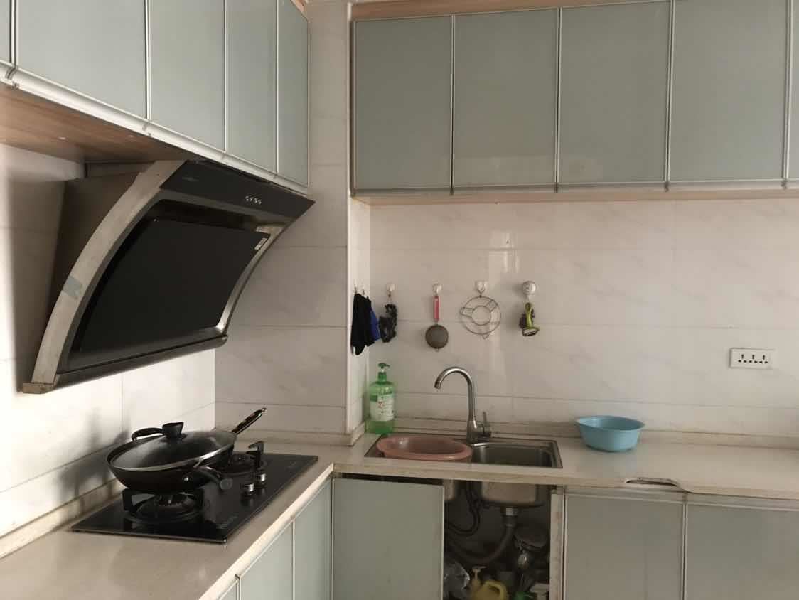 城南新三中 房精装修证满两年