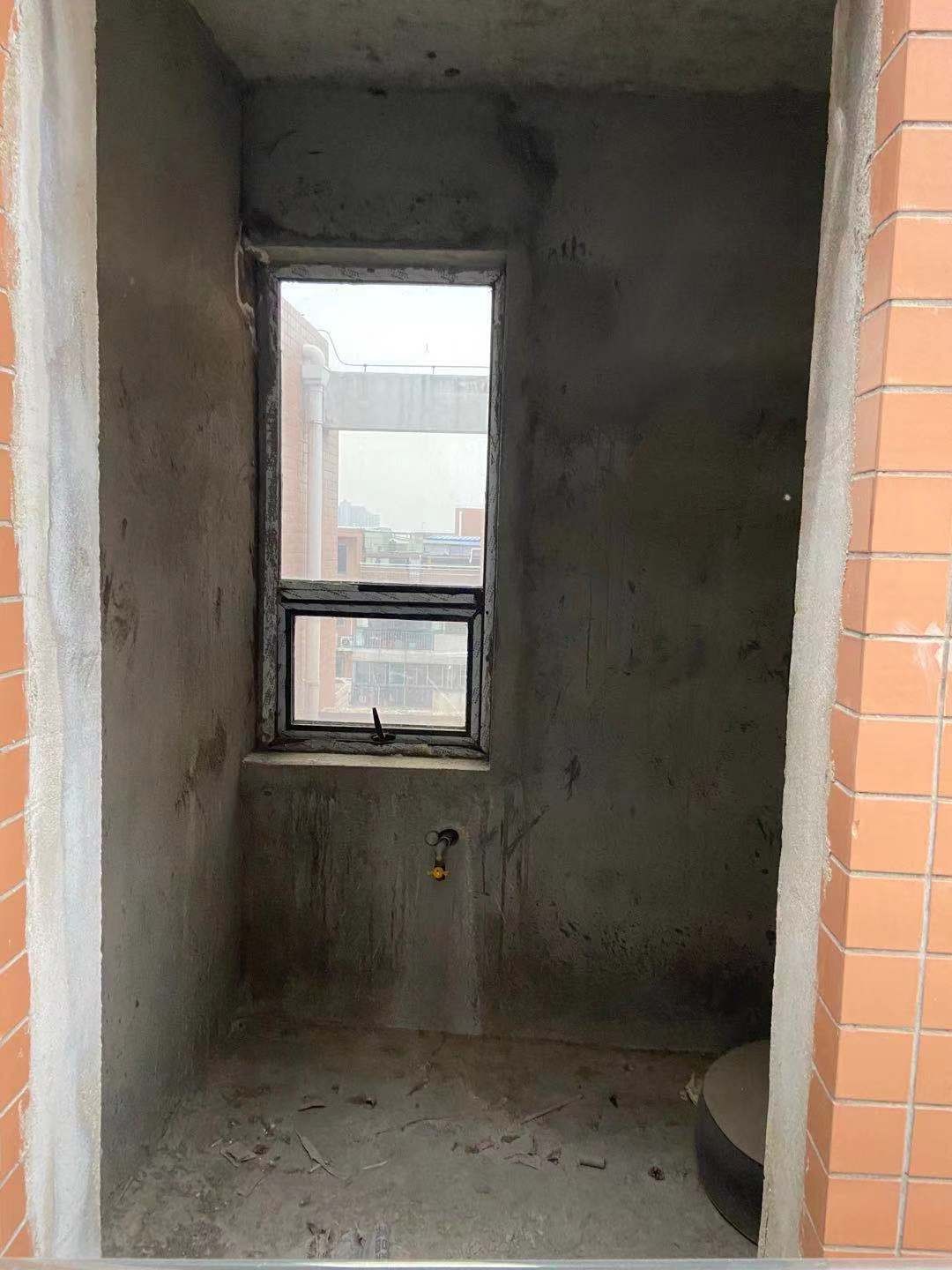 金域城邦55平东南出售