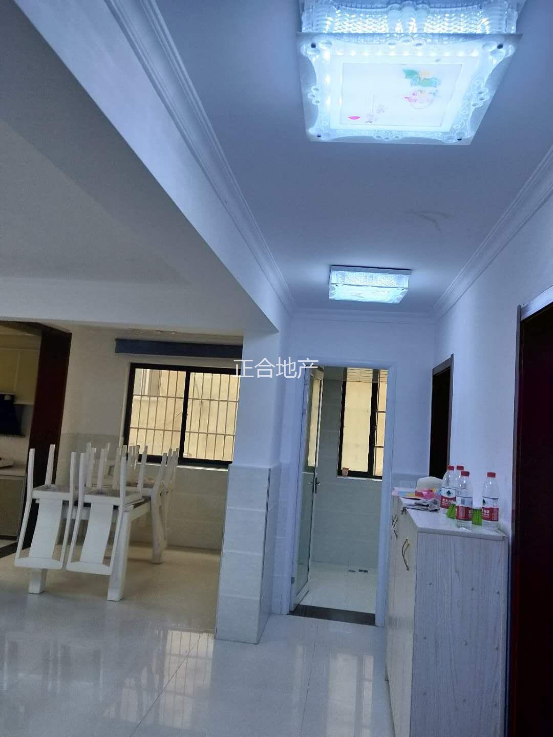 油炸湾菜场附近精装修94平2房只要18万快快快