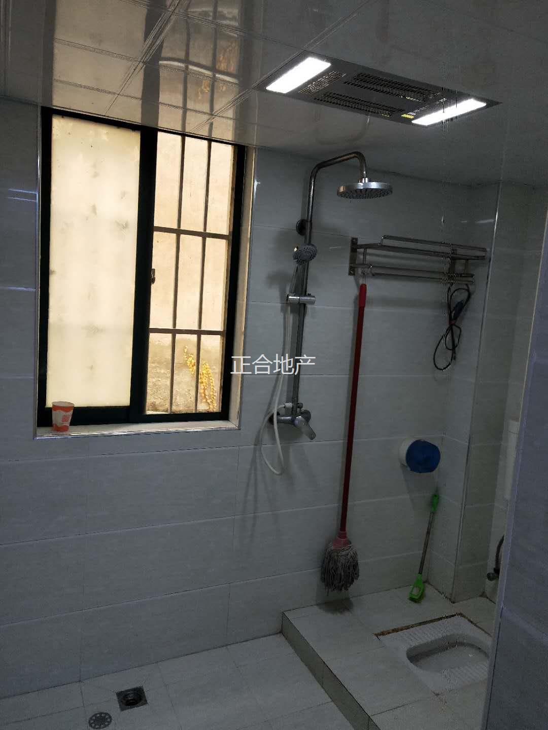 油炸湾菜场附近精装修94平2房只要18万快快快