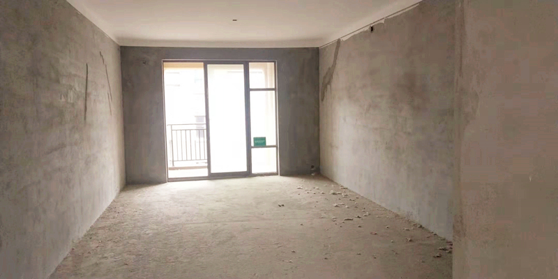 绿地香格里拉 优质毛坯大三房  业主诚心卖 价格可谈  采光视野好  有钥匙看房