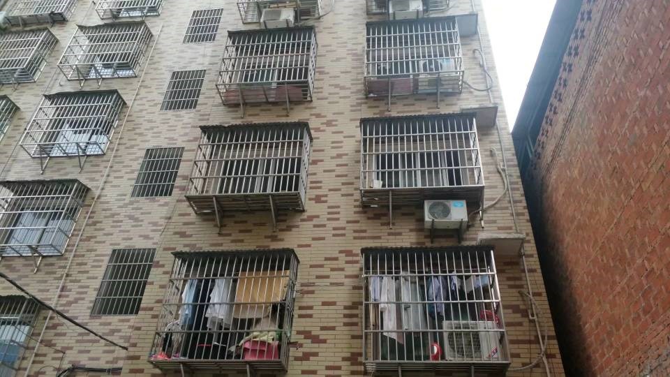 车站附近100米住房出售