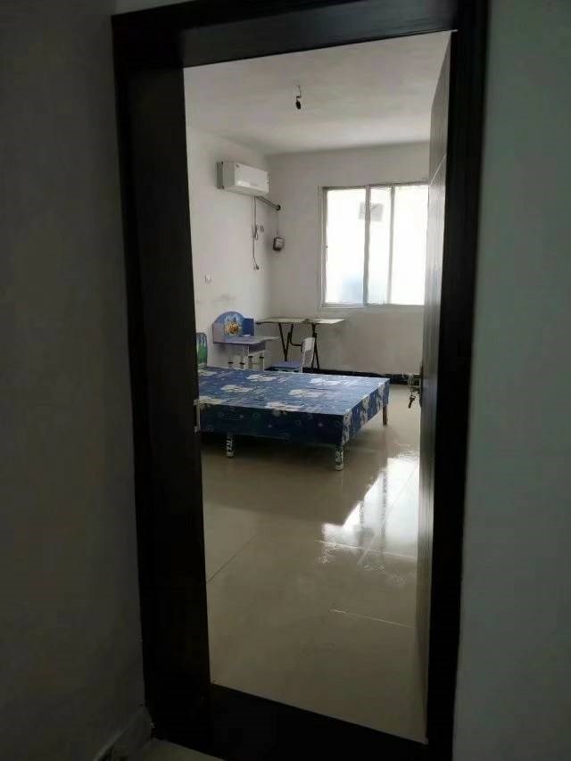 车站附近100米住房出售