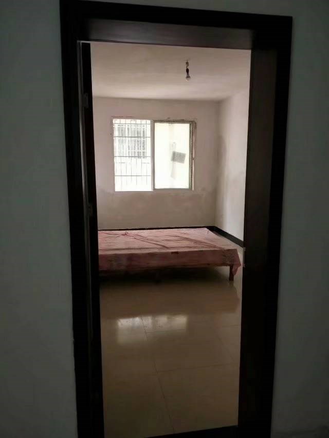 车站附近100米住房出售