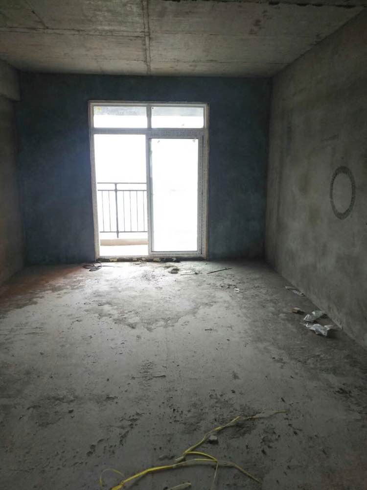 一站式教育，教学无忧，森林国际毛坯小三房楼层好，急卖