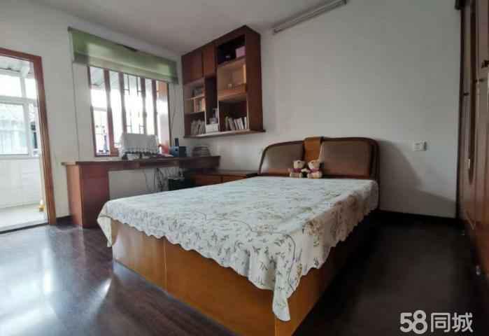 青青家园附近精装大3房126平46万带车库出售