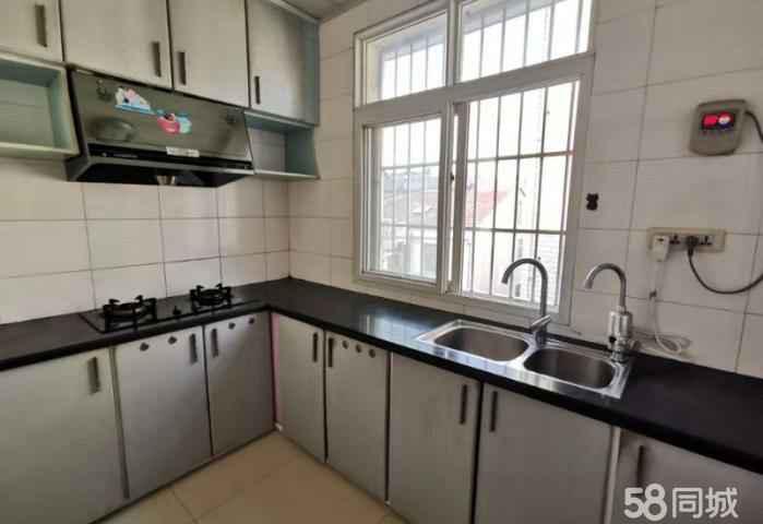 青青家园附近精装大3房126平46万带车库出售