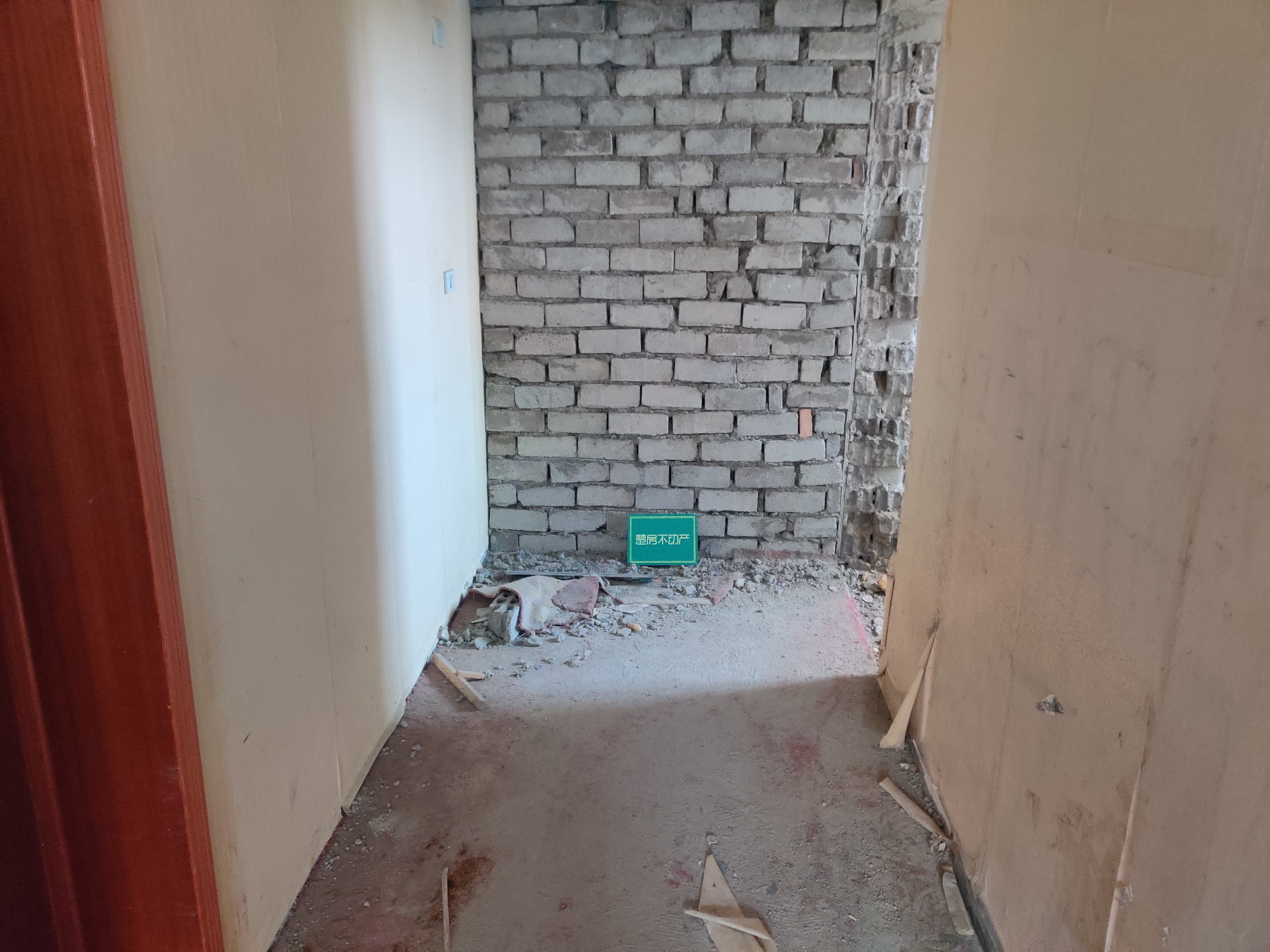 豪泰家园宏达路离沃尔玛百步之遥生活很方便