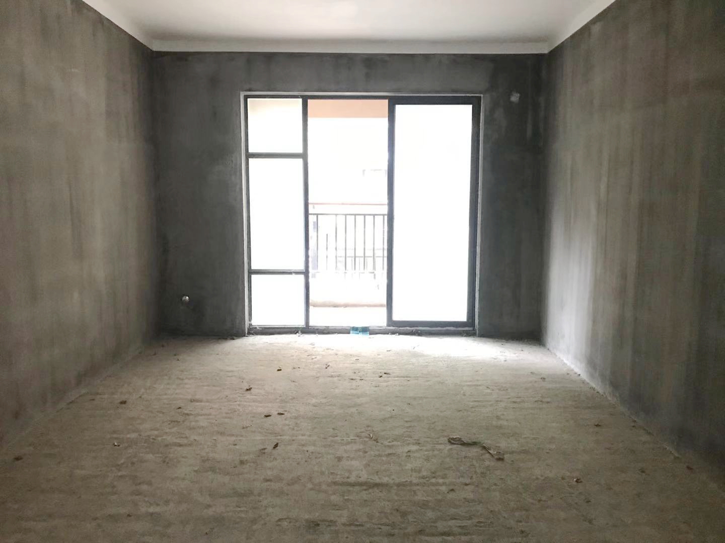 绿地华庭锦城毛坯复式带花园送储藏室送车库看房方便房东诚意出售