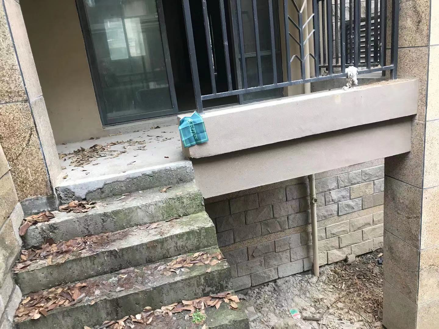 绿地华庭锦城毛坯复式带花园送储藏室送车库看房方便房东诚意出售