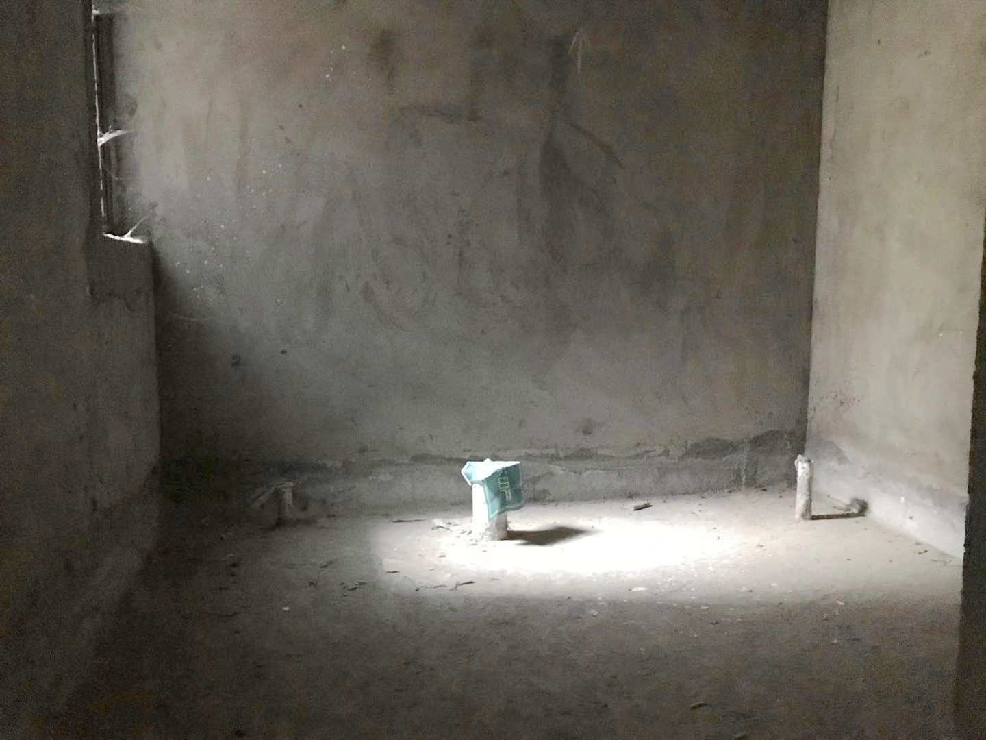 绿地华庭锦城毛坯复式带花园送储藏室送车库看房方便房东诚意出售