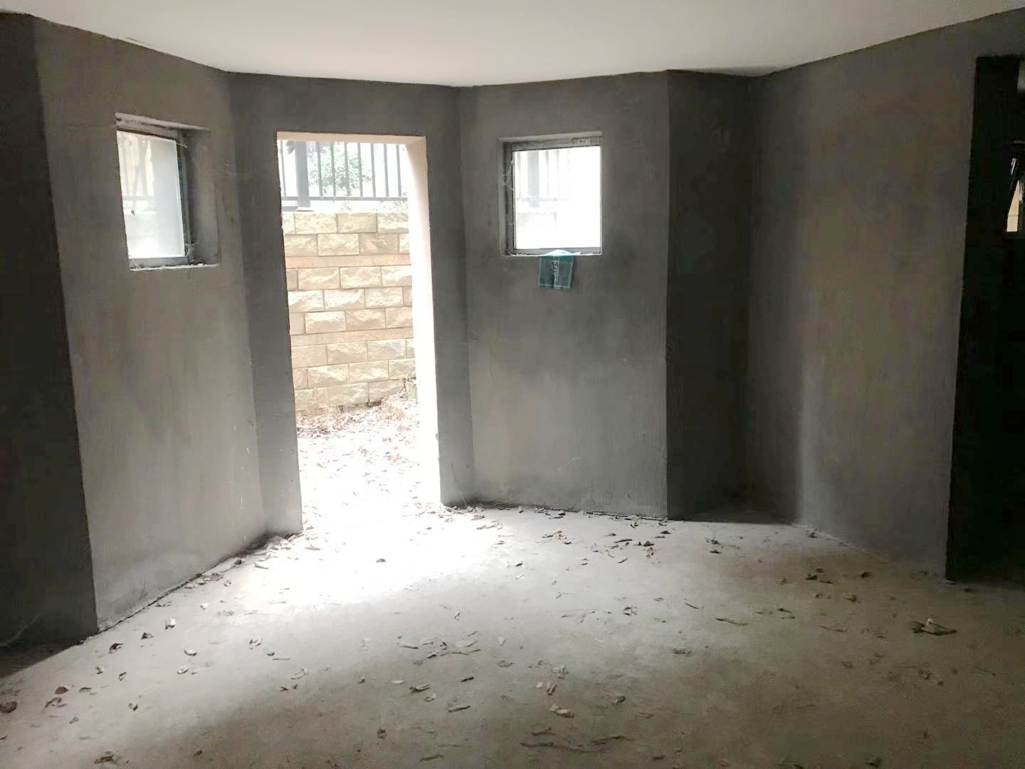 绿地华庭锦城毛坯复式带花园送储藏室送车库看房方便房东诚意出售