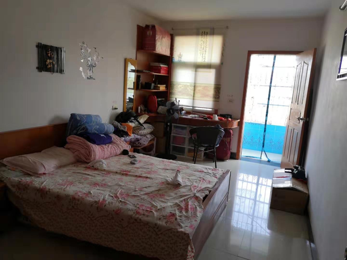 彭场镇剅沟桥小区精装修3房五楼