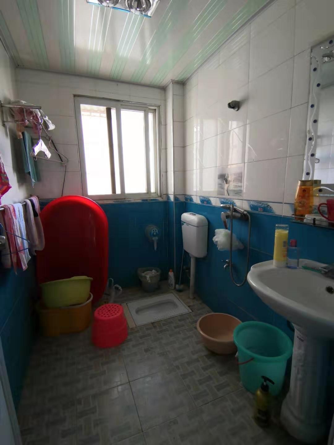 彭场镇剅沟桥小区精装修3房五楼