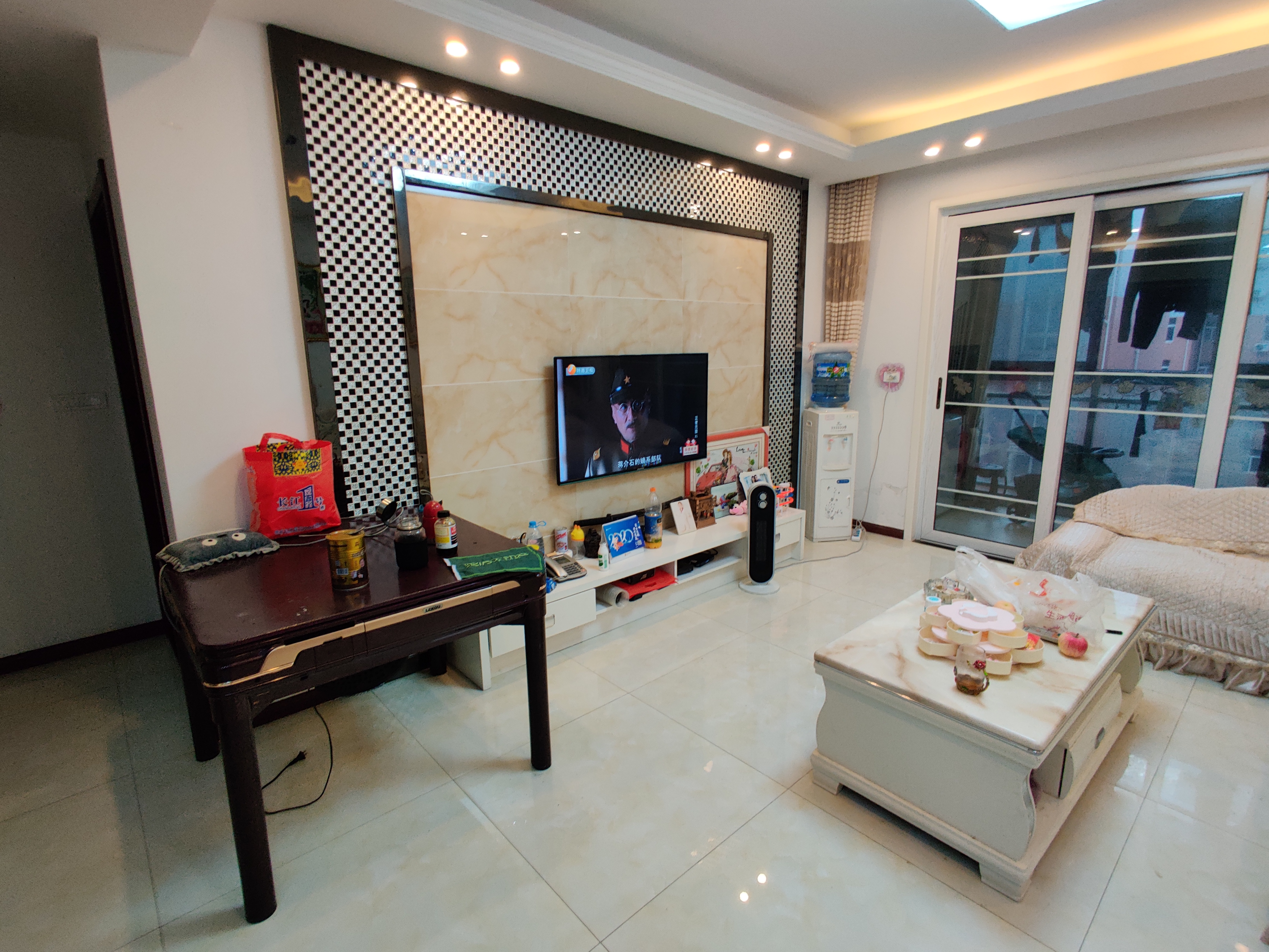 紫金城沔阳小对面幼儿园在小区内很方便精装修三房中间楼层南北通透老证