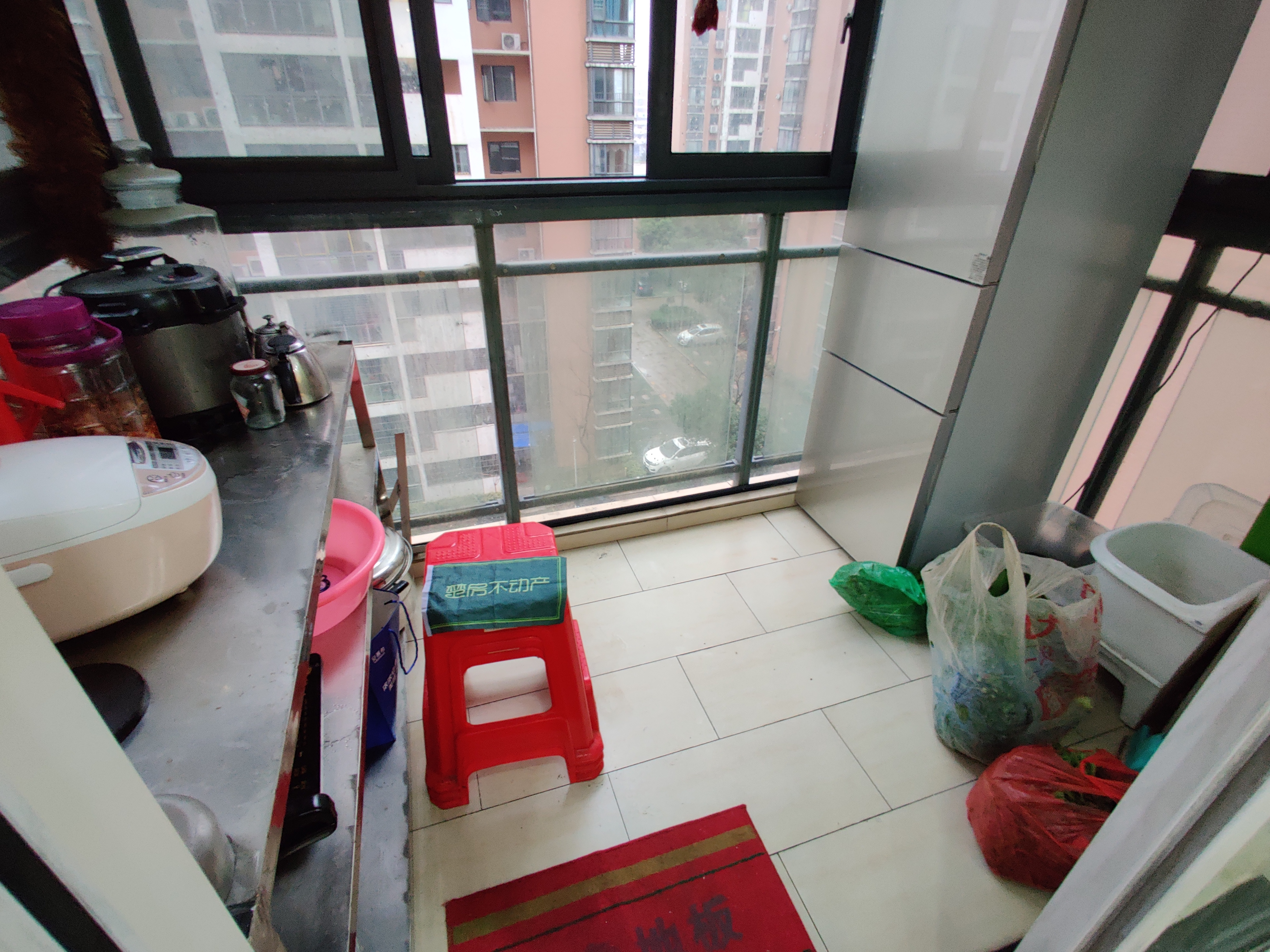 紫金城沔阳小对面幼儿园在小区内很方便精装修三房中间楼层南北通透老证