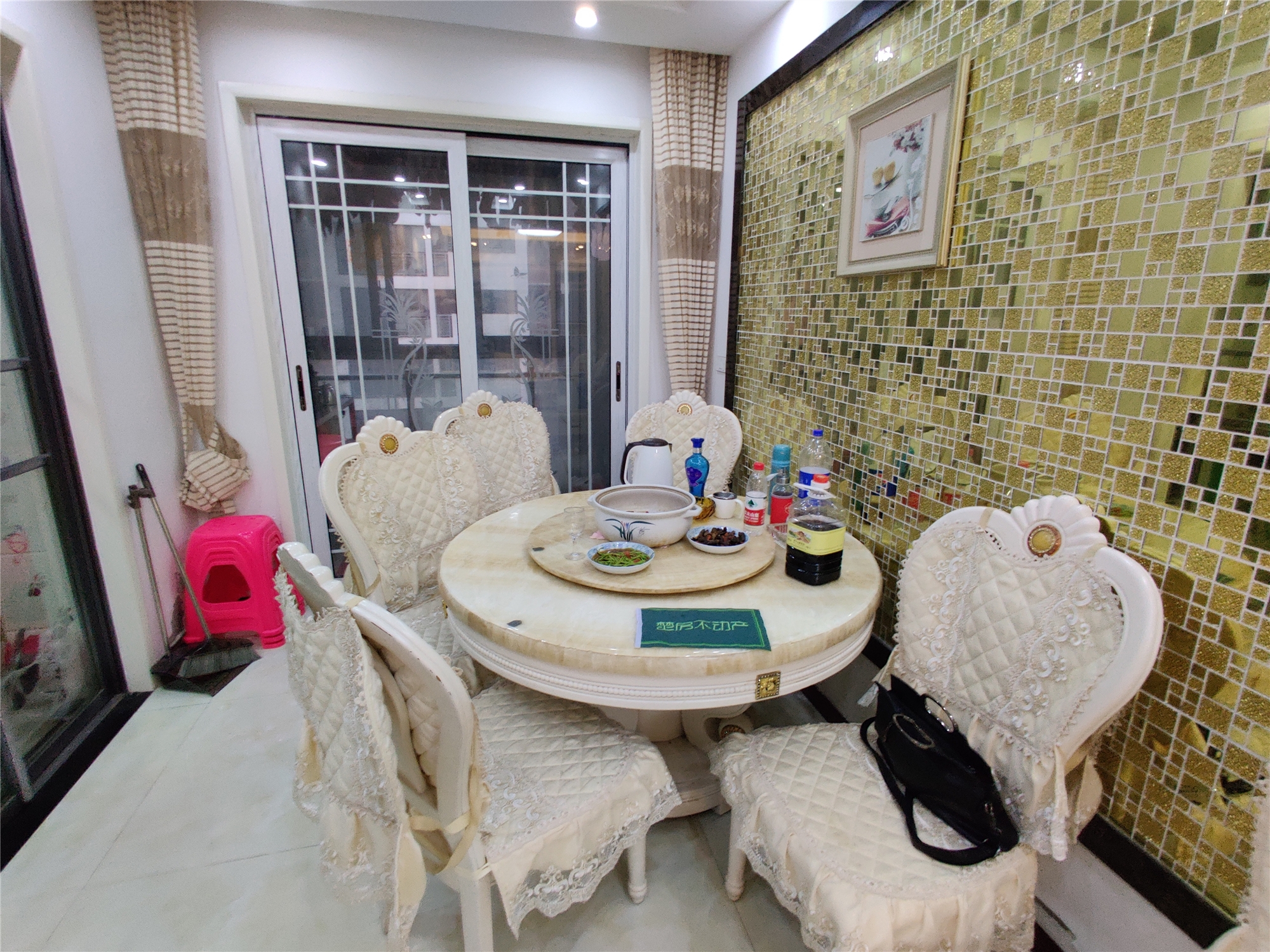 紫金城沔阳小对面幼儿园在小区内很方便精装修三房中间楼层南北通透老证