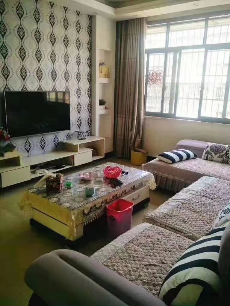 银鑫小区130平精装大三房36万