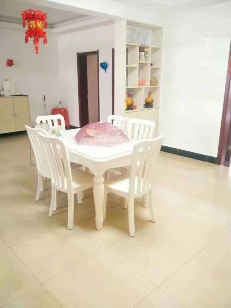 银鑫小区130平精装大三房36万