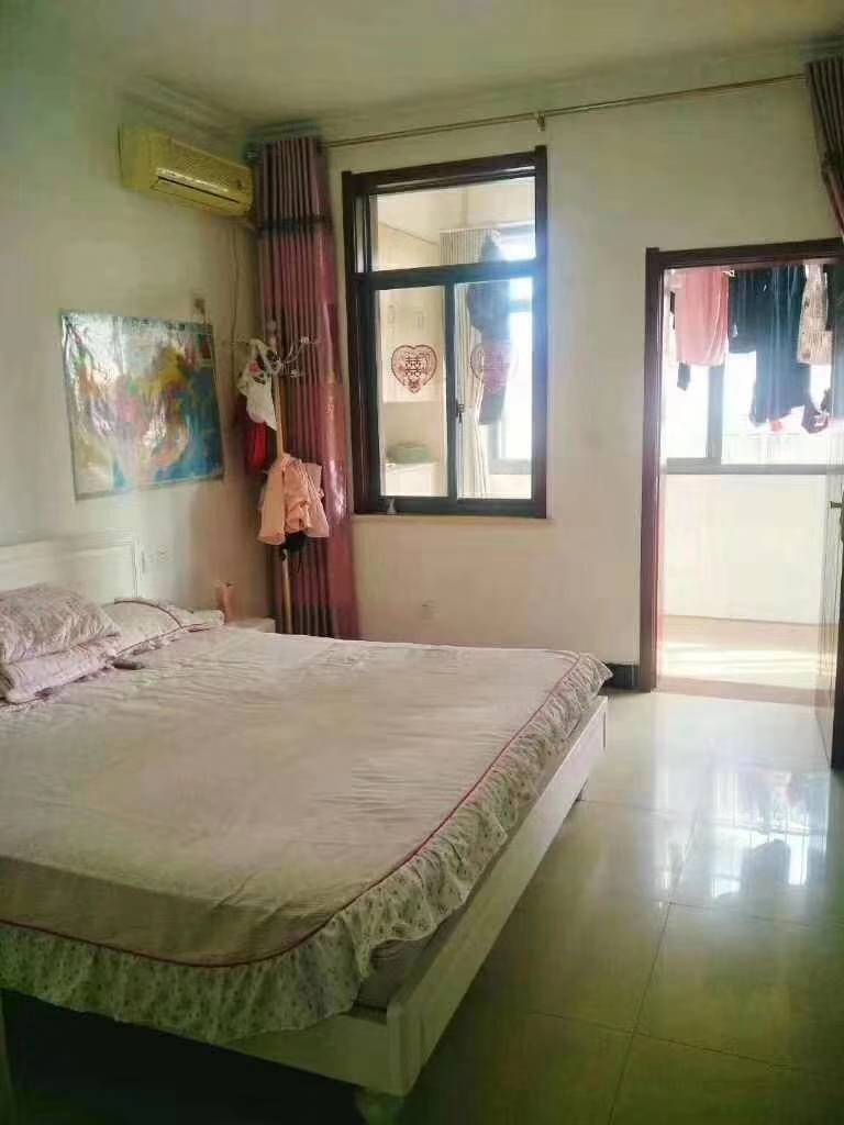 银鑫小区130平精装大三房36万