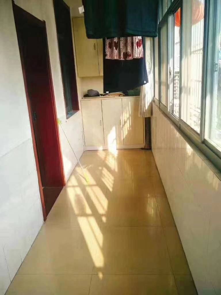 银鑫小区130平精装大三房36万