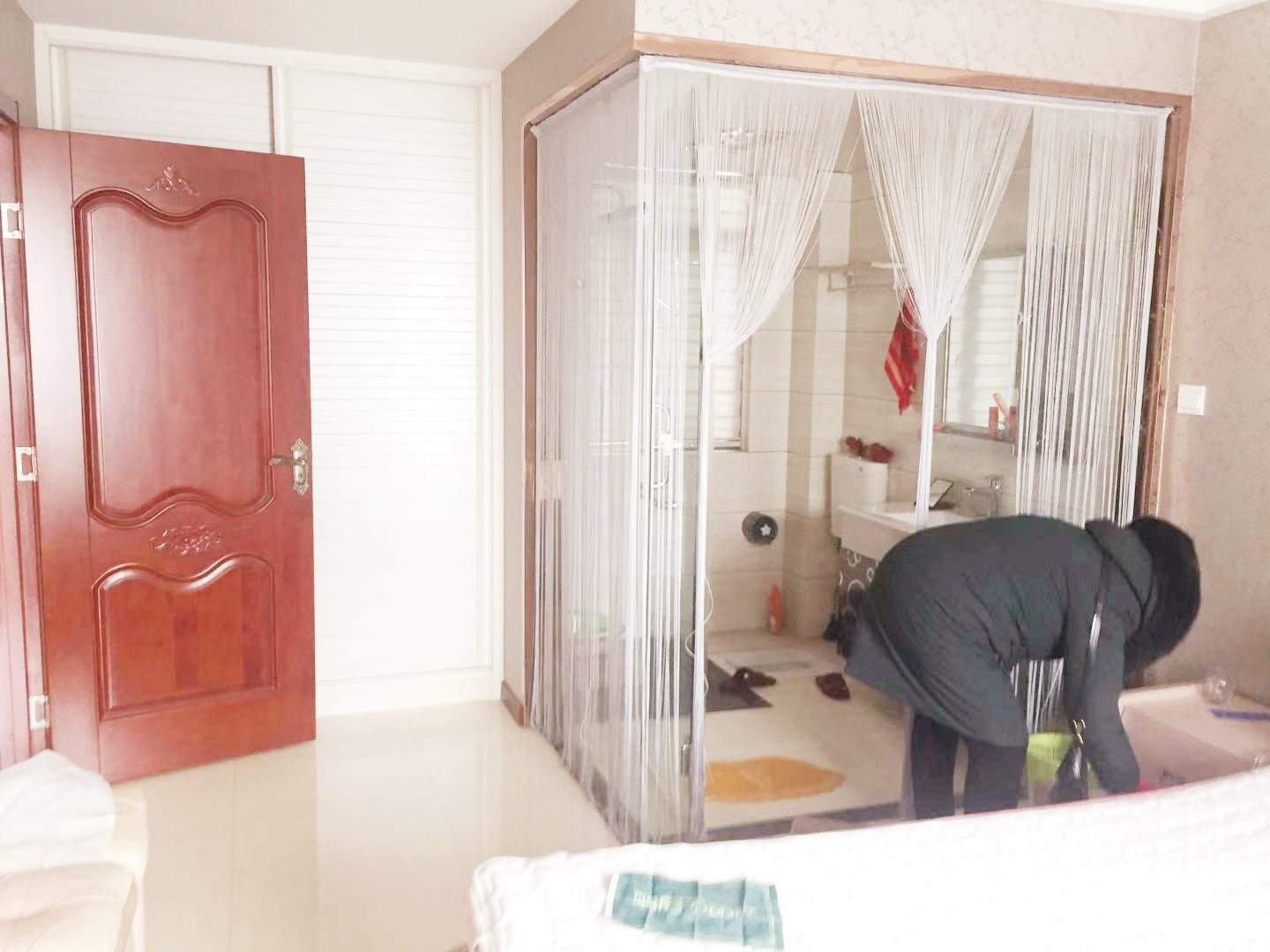 商城附近三医院旁阳光一品电梯中层 装修大三室非常大气的房子