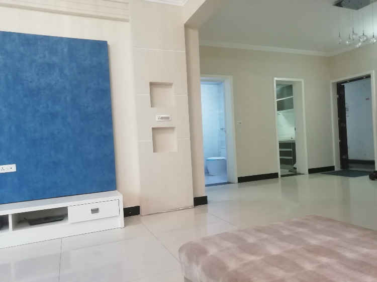 精裝修，地理位置好