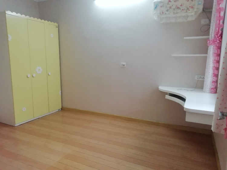 精装修，地理位置好