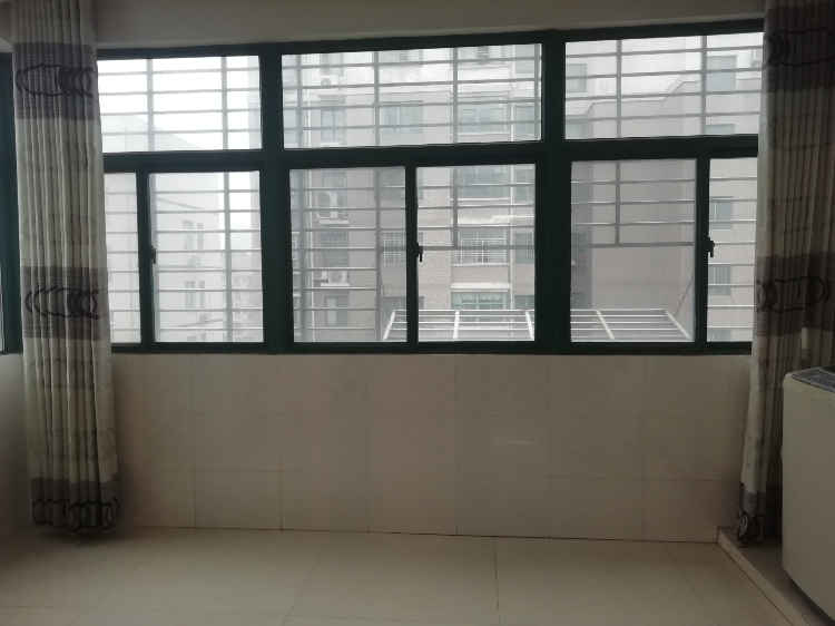 精装修，地理位置好