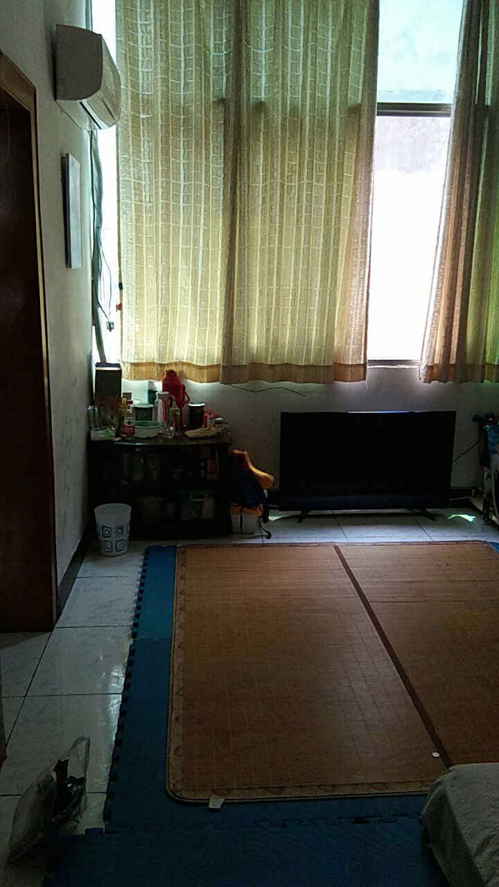 私房出售 黄荆小区二干二层