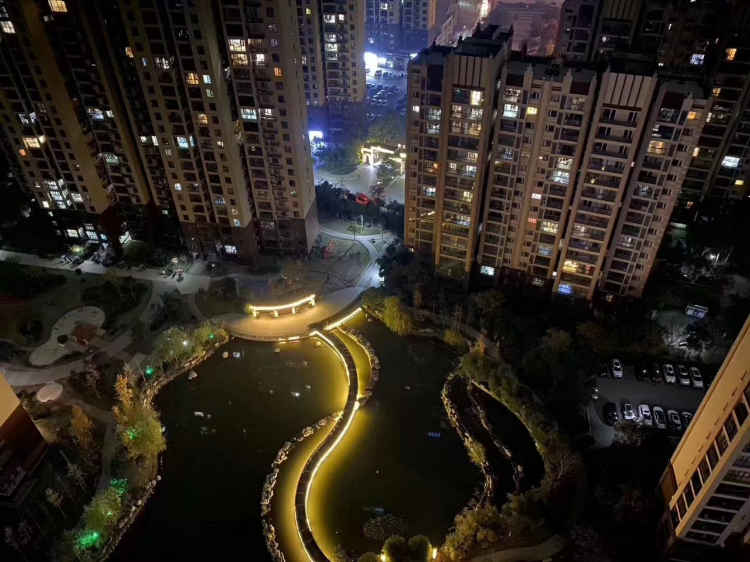 满庭春中间楼层