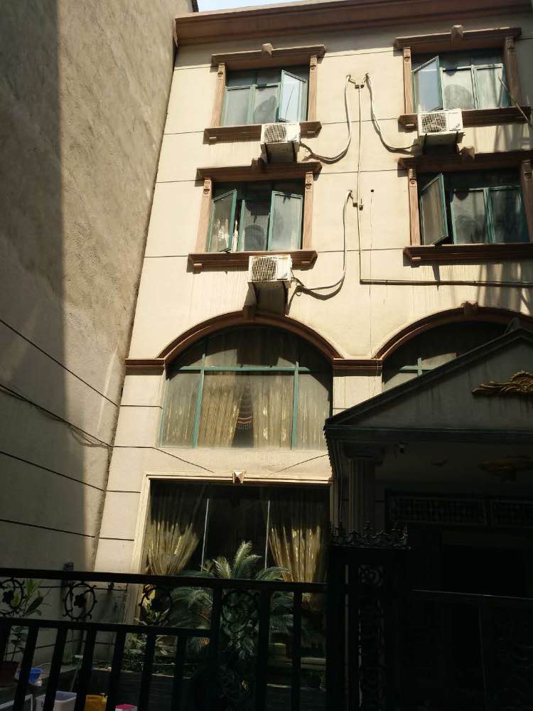 漂亮的私人小别墅诚心出售